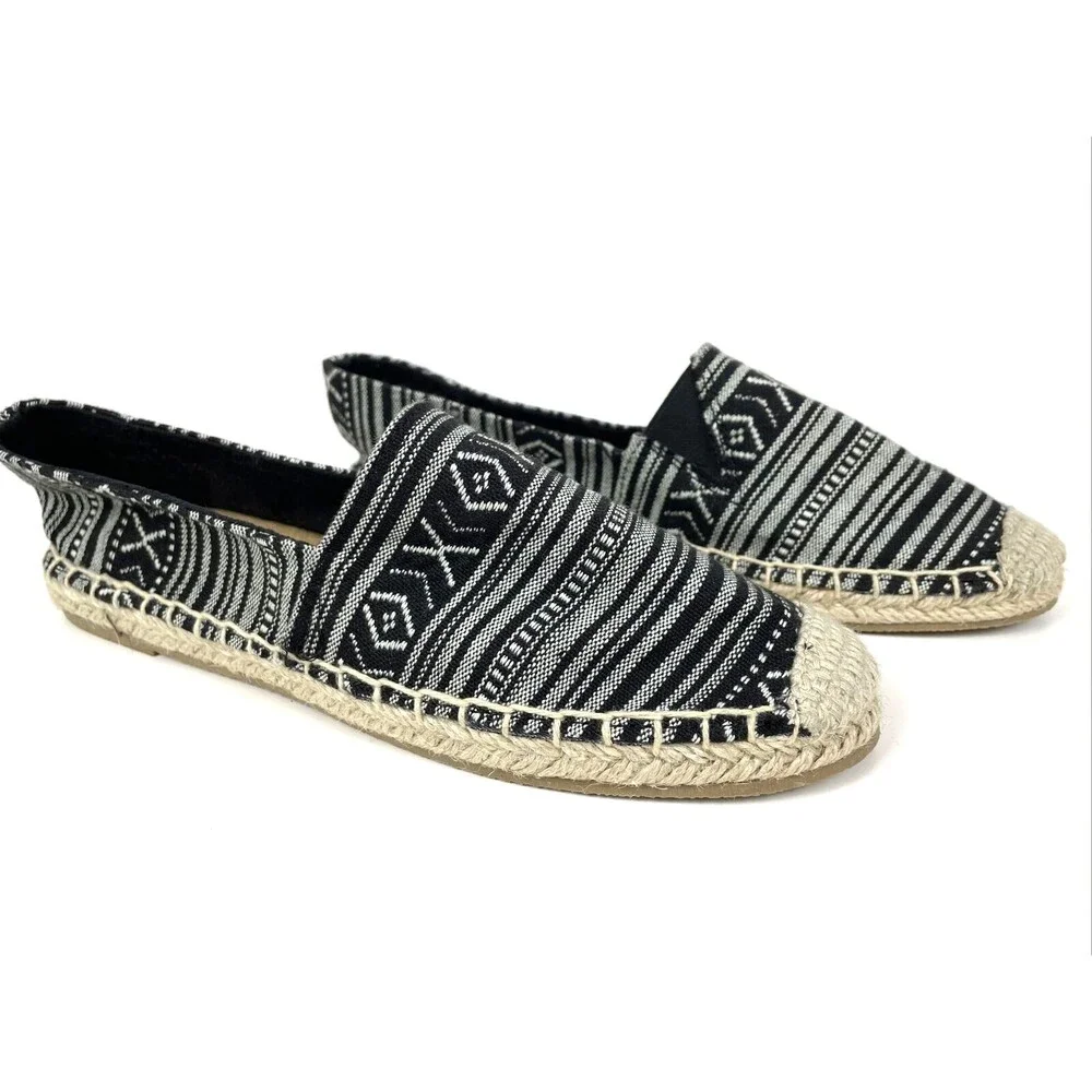 Minnetonka Pam Espadrille Slip On Flats Black White Native Print NWOB Women's 7M